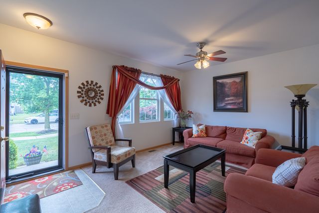 39843 Stoneywood Drive, Beach Park, IL 60083