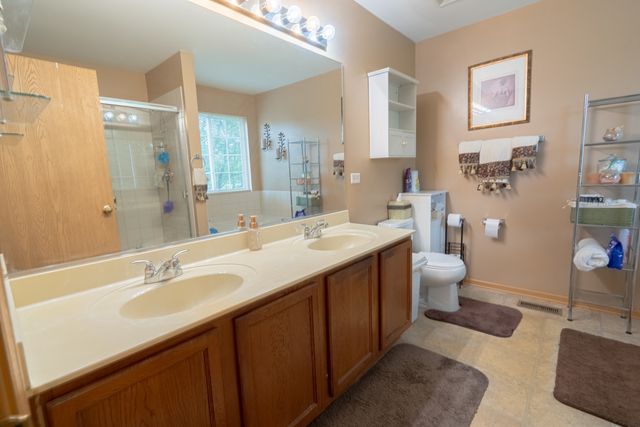 39843 Stoneywood Drive, Beach Park, IL 60083