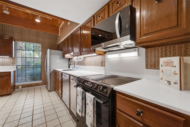 5338 Brownway Street B19, Houston, TX 77056
