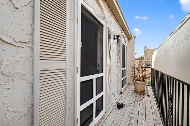 5338 Brownway Street B19, Houston, TX 77056