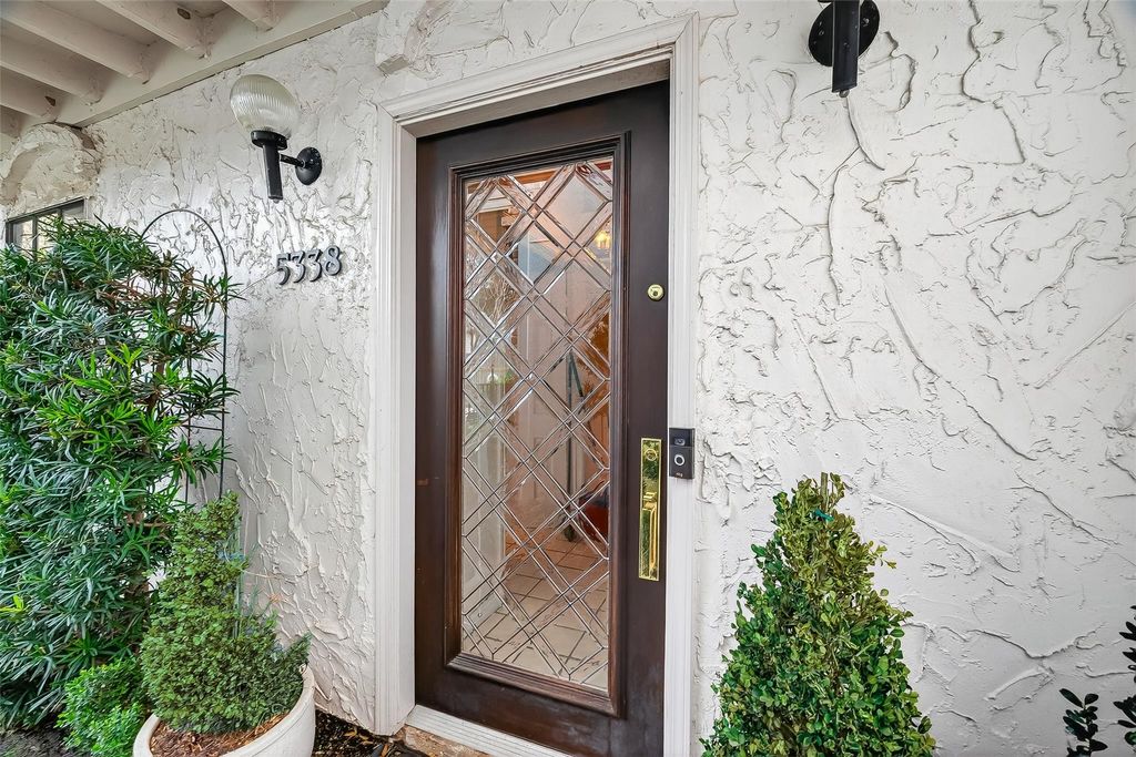 5338 Brownway Street B19, Houston, TX 77056