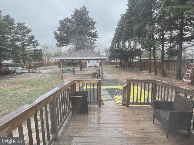 9401 SURRATTS MANOR DR, Clinton, MD 20735