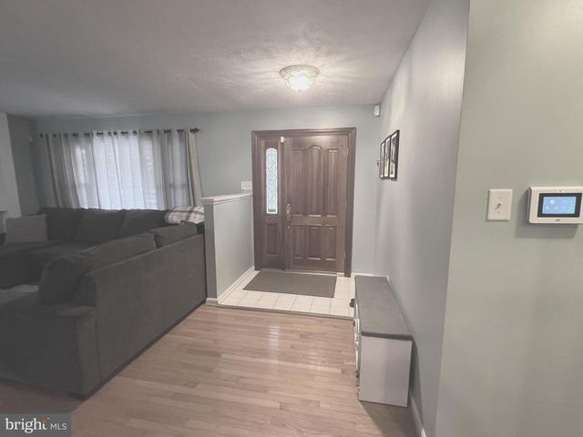 9401 SURRATTS MANOR DR, Clinton, MD 20735