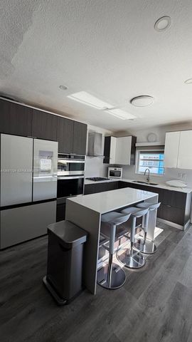 650 Pennsylvania Avenue 24, Miami Beach, FL 33139