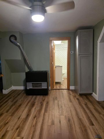 401 S BAILEY AVE, New Underwood, SD 57761