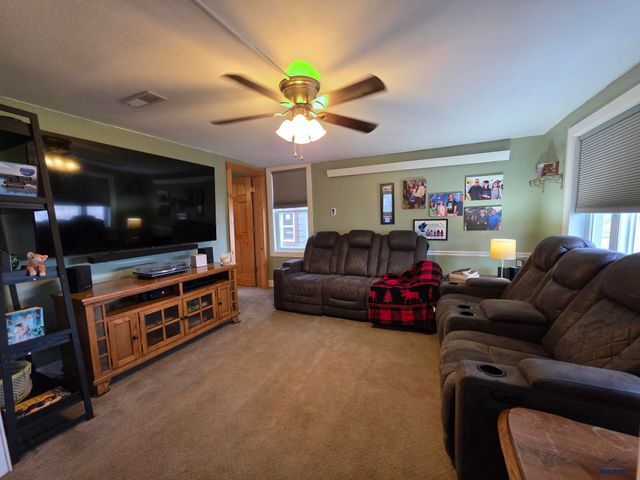 401 S BAILEY AVE, New Underwood, SD 57761