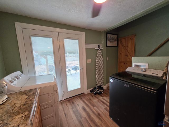 401 S BAILEY AVE, New Underwood, SD 57761