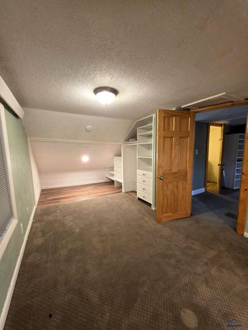 401 S BAILEY AVE, New Underwood, SD 57761