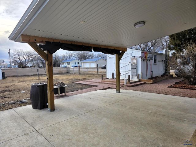 401 S BAILEY AVE, New Underwood, SD 57761