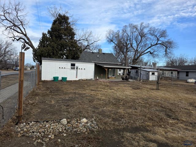 401 S BAILEY AVE, New Underwood, SD 57761