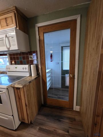 401 S BAILEY AVE, New Underwood, SD 57761