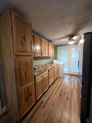 401 S BAILEY AVE, New Underwood, SD 57761