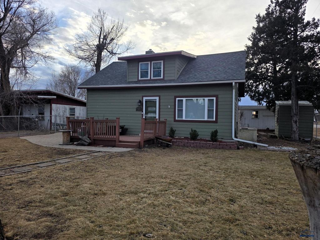 401 S BAILEY AVE, New Underwood, SD 57761