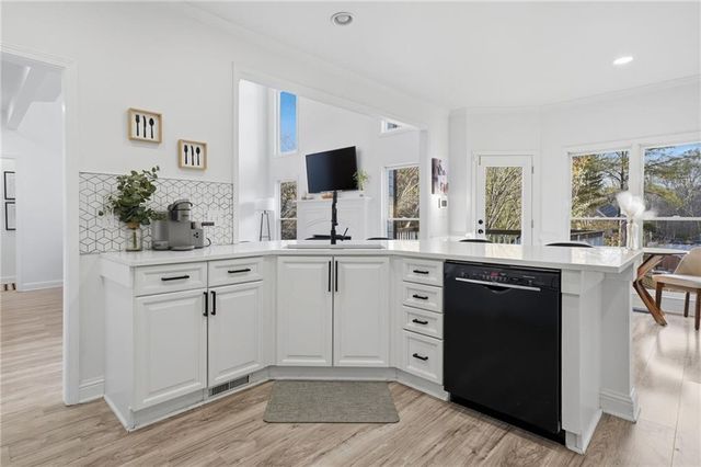 167 Laurel Way, Woodstock, GA 30188