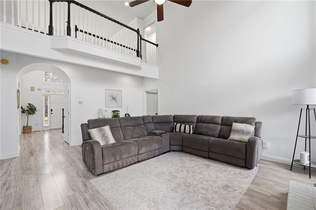 167 Laurel Way, Woodstock, GA 30188