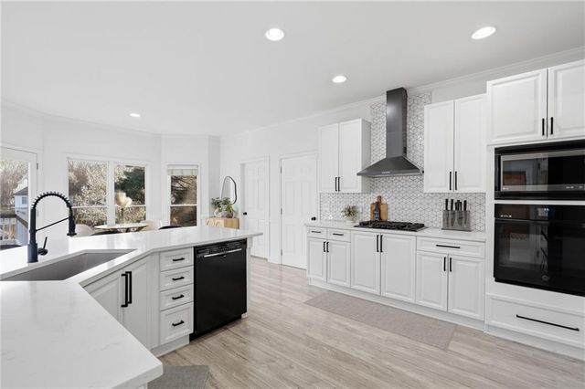 167 Laurel Way, Woodstock, GA 30188