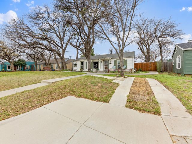 2153 W Lotus Avenue, Fort Worth, TX 76111