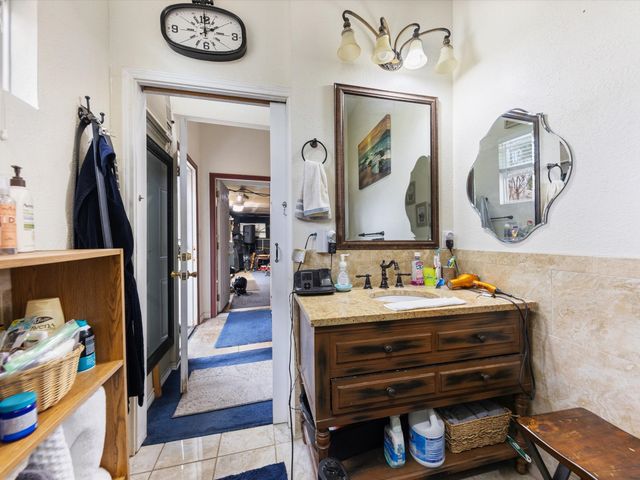 2153 W Lotus Avenue, Fort Worth, TX 76111