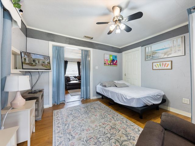 2153 W Lotus Avenue, Fort Worth, TX 76111