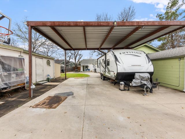 2153 W Lotus Avenue, Fort Worth, TX 76111