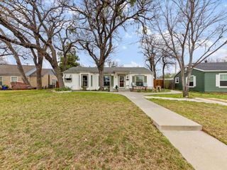 2153 W Lotus Avenue, Fort Worth, TX 76111