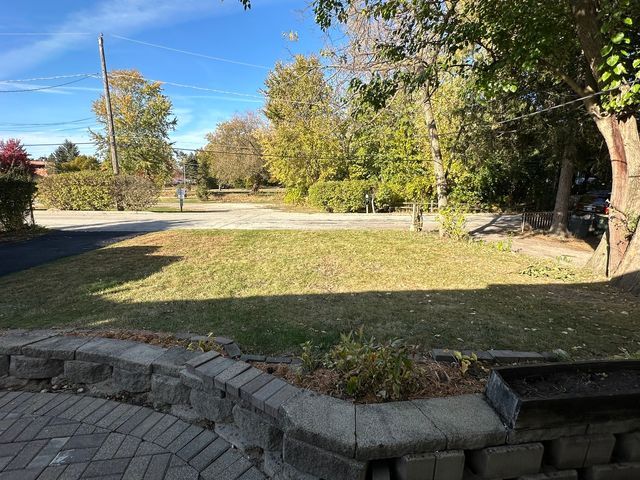 225 Pleasure Drive, Mundelein, IL 60060