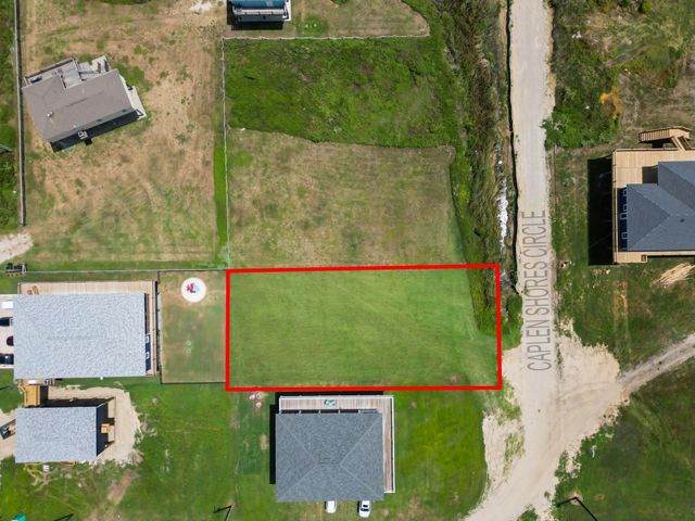 514 Caplen Shores Circle, Gilchrist, TX 77617