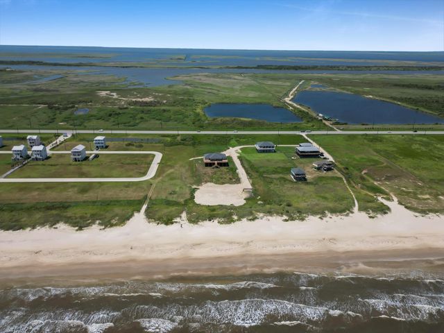 514 Caplen Shores Circle, Gilchrist, TX 77617