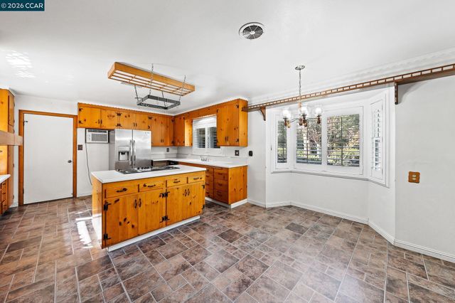 1174 Saint Francis Dr, Concord, CA 94518