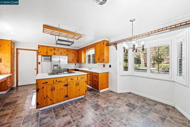 1174 Saint Francis Dr, Concord, CA 94518