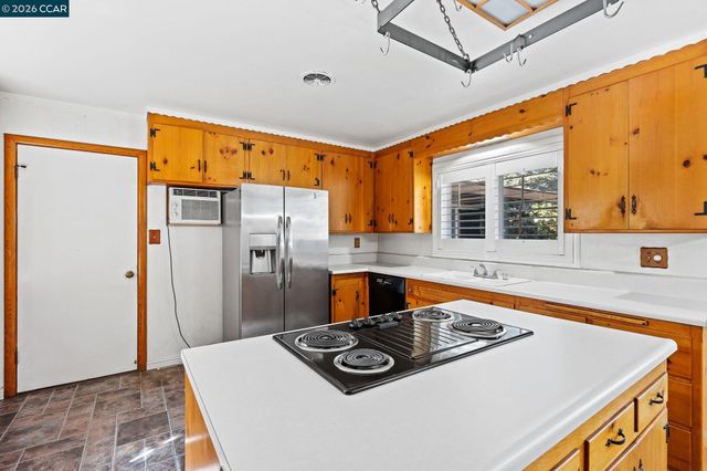 1174 Saint Francis Dr, Concord, CA 94518