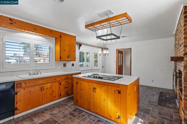 1174 Saint Francis Dr, Concord, CA 94518