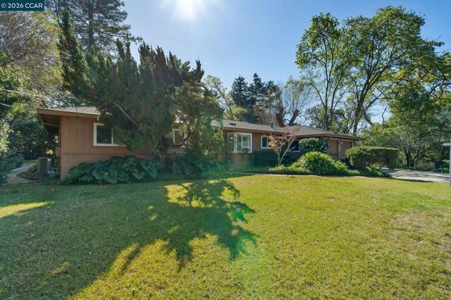 1174 Saint Francis Dr, Concord, CA 94518