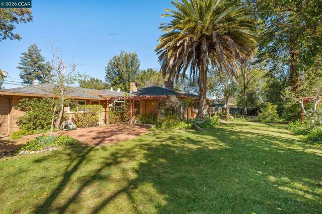 1174 Saint Francis Dr, Concord, CA 94518