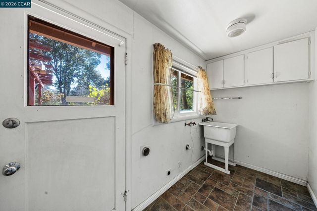 1174 Saint Francis Dr, Concord, CA 94518