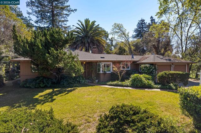 1174 Saint Francis Dr, Concord, CA 94518