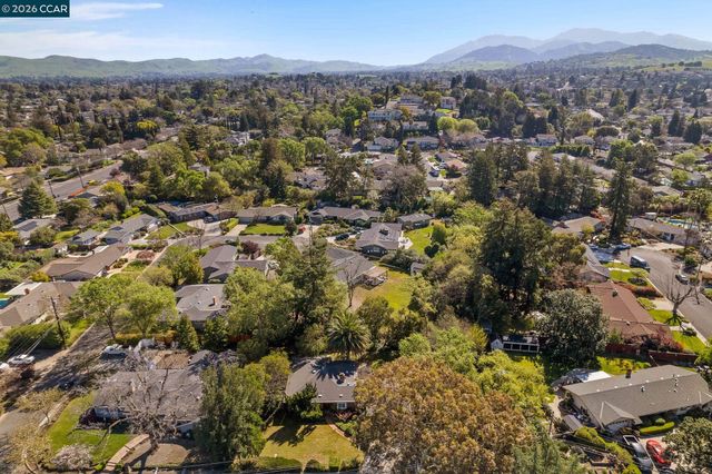 1174 Saint Francis Dr, Concord, CA 94518