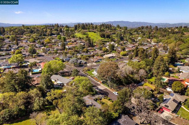 1174 Saint Francis Dr, Concord, CA 94518