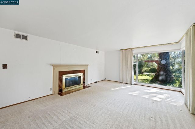 1174 Saint Francis Dr, Concord, CA 94518