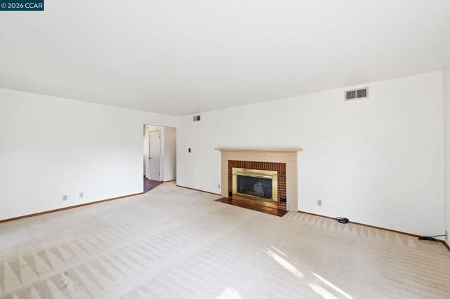 1174 Saint Francis Dr, Concord, CA 94518