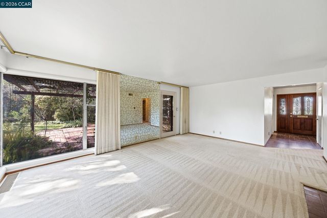 1174 Saint Francis Dr, Concord, CA 94518