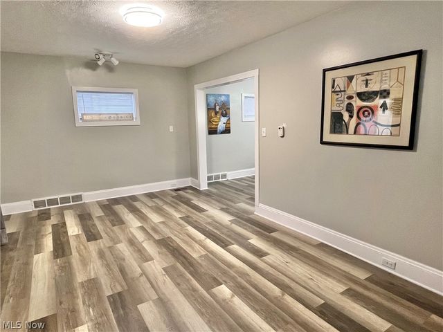 10914 Fidelity Avenue, Cleveland, OH 44111