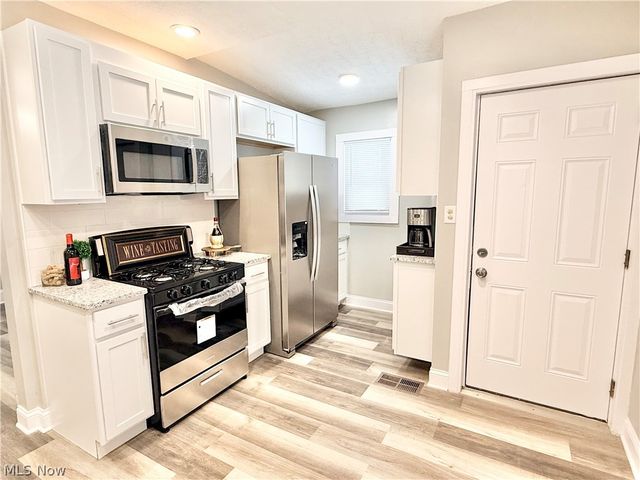 10914 Fidelity Avenue, Cleveland, OH 44111