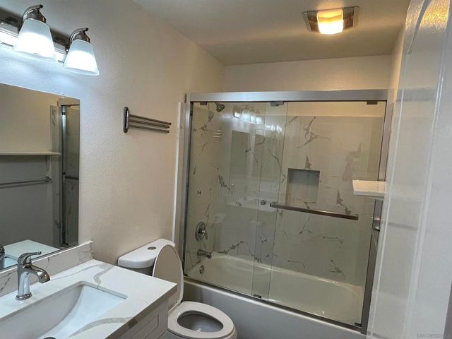 4013 Oakcrest 3, San Diego, CA 92105