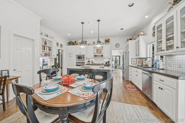 1025 N Woodland Place, Sand Springs, OK 74063