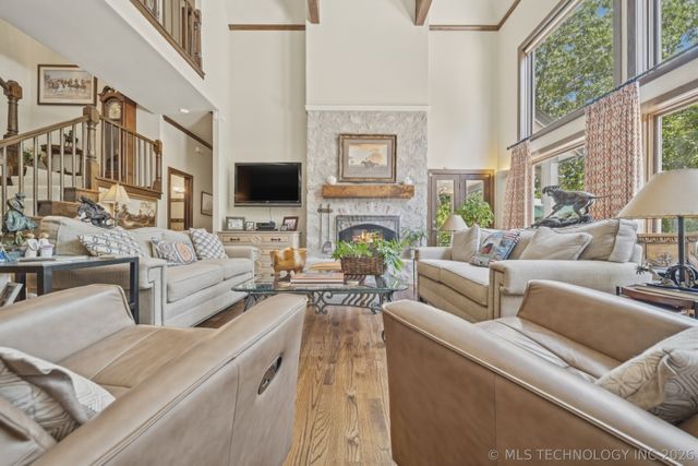 1025 N Woodland Place, Sand Springs, OK 74063