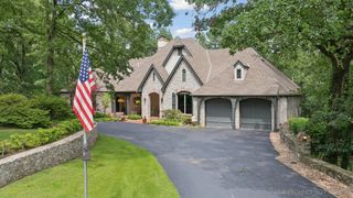 1025 N Woodland Place, Sand Springs, OK 74063