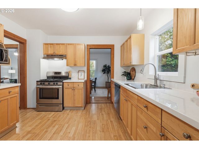 1644 N AINSWORTH St, Portland, OR 97217