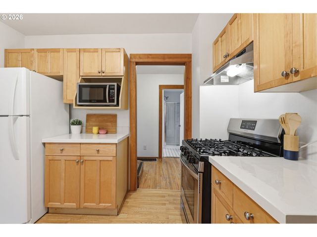 1644 N AINSWORTH St, Portland, OR 97217