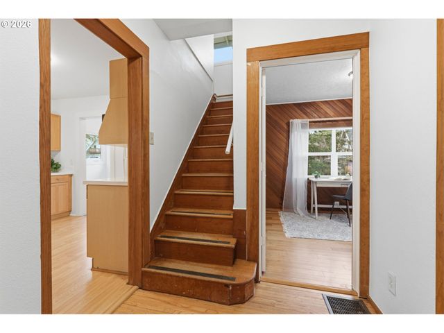 1644 N AINSWORTH St, Portland, OR 97217